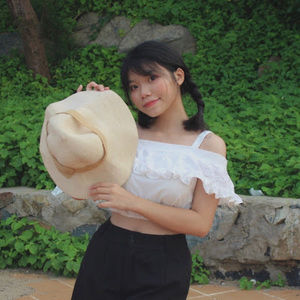 Meet your Posher, Gia hân